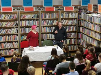 VINKO MÖDERNDORFER V KNJIŽNICI DR. TONETA PRETNARJA