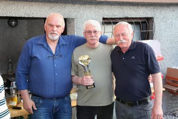 Strelci v Kisovcu na memorialu