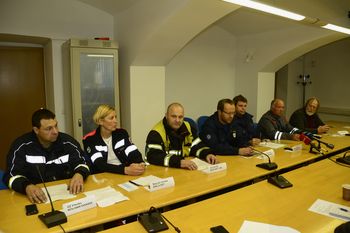 Zaenkrat veljajo še vsa preventivna opozorila