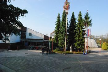 Odhaja 63. generacija maturantov - ključ v rokah ekonomistov