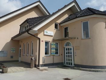 Uradne ure na upravi podjetja Komunala Tržič