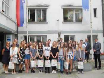 DEVET LET ODLIČNOSTI V OSNOVNOŠOLSKIH KLOPEH