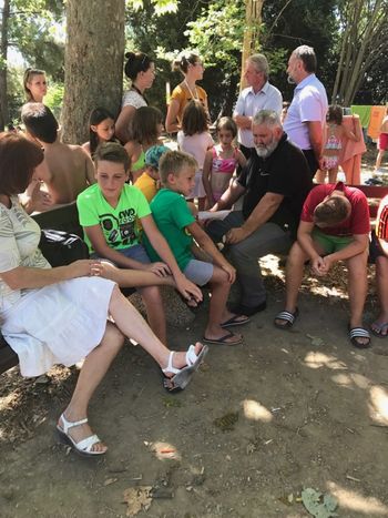 DOLENJSKI OTROCI NA DEBELEM RTIČU UŽIVAJO