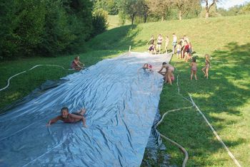 Rekordnih 25 otrok na Noči z gasilci