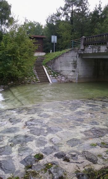 Vodostaj reke Iške pada