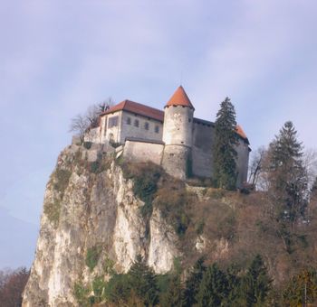 Okus, ugled in moč - O modi in prestižu skozi stoletja.