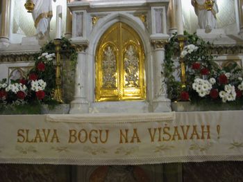 NOVI OLTARNI PRTI V ŠMARSKI CERKVI 