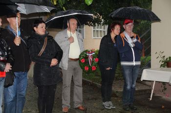 Pred položitvijo venca