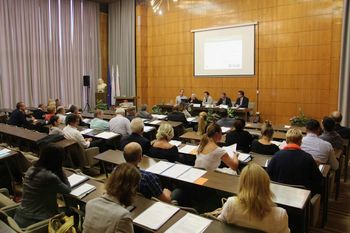 Gorenjski župani, gospodarstveniki in predstavniki nevladnih organizacij o razvojnih projektih in prioritetah regije 