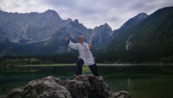 Taijiquan in qigong, meditacija v gibanju, blagodejna za telo in duha