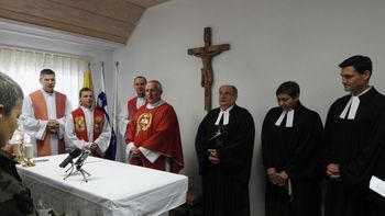Blagoslov kapele v vojašnici na Vrhniki