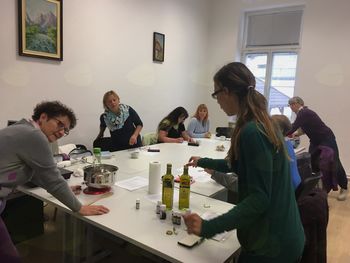 Vrnem ti milo za žajfnico in žavbo" na IC Geossu