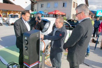 Prva javna polnilnica v občini za električna vozila