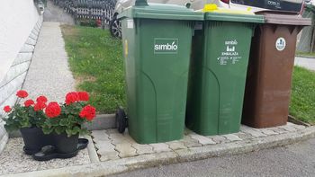 Kam z odpadki?