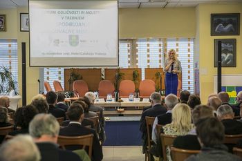 Formula za uspeh: ideja, delavnost, poštenost, odnos do soljudi in vztrajnost (iz 26. Foruma odličnosti in mojstrstva)
