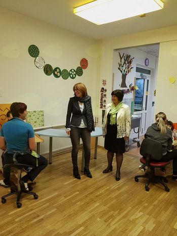 Državna sekretarka Eva Štravs Podlogar na tradicionalnem slovenskem zajtrku v CUDV Radovljica 