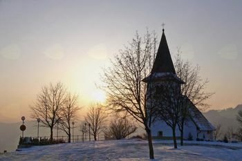 POHOD NA ŠMARJETNO GORO "HODIMO PROTI NASILJU V DRUŽBI"