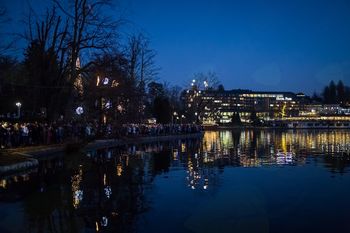 Zasedenost med prazniki in napovedi za januar