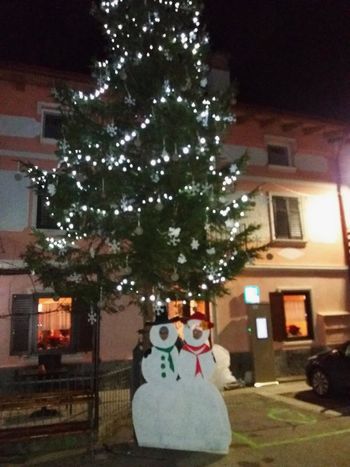 Dedek Mraz je prišel v vas
