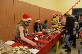 Dobrodelni bazar na OŠ Brezovica 2017