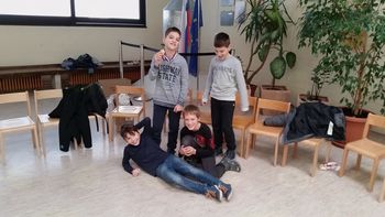 Na gorenjskem kadetskem prvenstvu v šahu so tekmovalci iz OŠ Preddvor osvojili zlato in bronasto kolajno