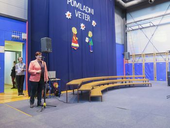 POMLADNI VETER