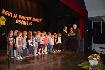 Zborovska pesem je odmevala na Golem Zborovska pesem je odmevala na Golem