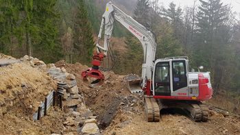 V teku sanacija plazu na lokalni cesti Prapreče-Lipa