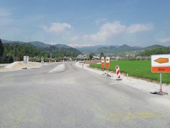 Dela na sevreni razbremenilni cesti gredo h koncu
