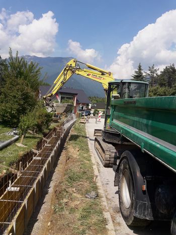 Pločnik na Srednji Beli 