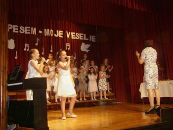 Koncert Otroškega pevskega zbora Podružnične šole Dobrnič