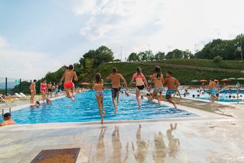 V petek se na Gorenjski plaži kopamo zastonj