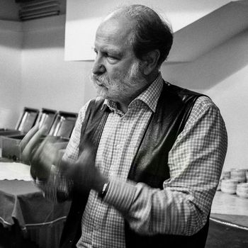 Deluje tudi kot oblikovalec zvoka za film in video ter je prepoznaven na področju kreiranja zvočnih prostorov za javne prireditve, muzeje in galerije.