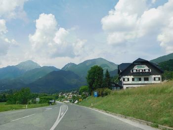 Na državni cesti v Tupaličah odslej počasneje!