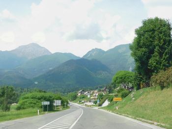 Na državni cesti v Tupaličah odslej počasneje!