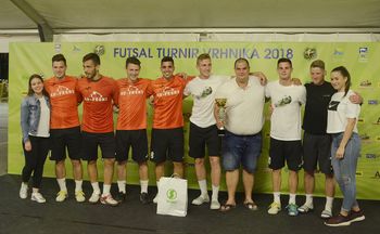 Pokal ponovno v roke SM team