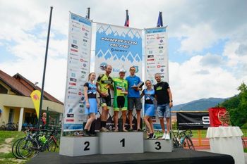Matej Kravos in Laura Šimenc zmagovalca 12. maratona Alpe Scott