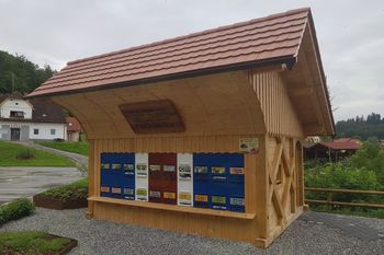 Čebelnjak Kranjske čebele v Višnji Gori 
