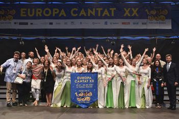 EUROPA CANTAT - zastava festivala v Talinu, predana Ljubljani