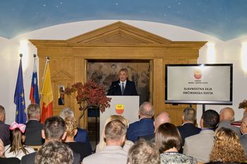 OBČINSKA PRIZNANJA 2018 slovesno podeljena na slavnostni seji na Cerju
