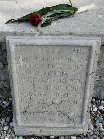 Spomin na mrtve ohranimo ne glede na količino prižganih sveč