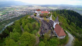 POHOD NA ŠMARJETNO GORO »HODIMO PROTI NASILJU V DRUŽBI«