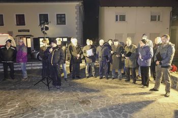 PRAZNIČNI VEČERNI POHOD »PRID'MO SI VOŠČIT« 2018