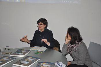 DIREKTOR OBČINSKE UPRAVE MAG. DUŠAN HOČEVAR S SODELAVKO TJAŠO PLEŠKO NA SESTANKU S KOORDINATORICO PROJEKTOV PRI ALDI ANNO DITTO