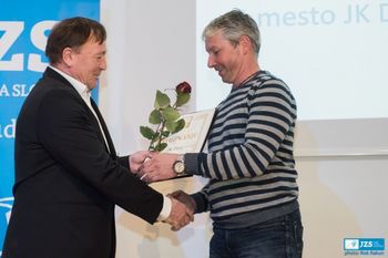 1. MESTO MLAJŠIH DEKLIC V SKUPNEM SEŠTEVKU ZA SLOVENSKI POKAL 1. MESTO MLAJŠIH DEKLIC V SKUPNEM SEŠTEVKU ZA SLOVENSKI POKAL