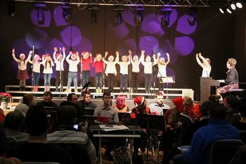Božični koncert pevcev OŠ Kidričevo s podružnico Lovrenc in tamburaši