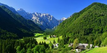 S knjižnico na pot: Slovenske panorame v štirih letnih časih