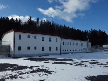 Vabljeni na otvoritev obnovljenega objekta v industrijski coni v Podpreski Vabljeni na otvoritev obnovljenega objekta v industrijski coni v Podpreski