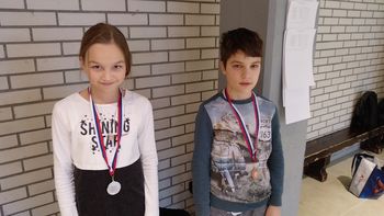 Dve medalji za mlade preddvorske šahiste na gorenjskem kadetskem prvenstvu v šahu