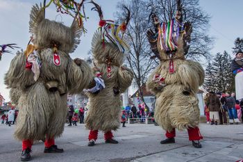 Zima POZOR - bliža se 64. pustni karneval v Mežici